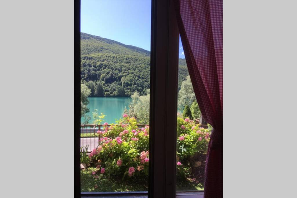 Casa A Schiera Fronte Lago Con Giardino Barcis Exterior foto